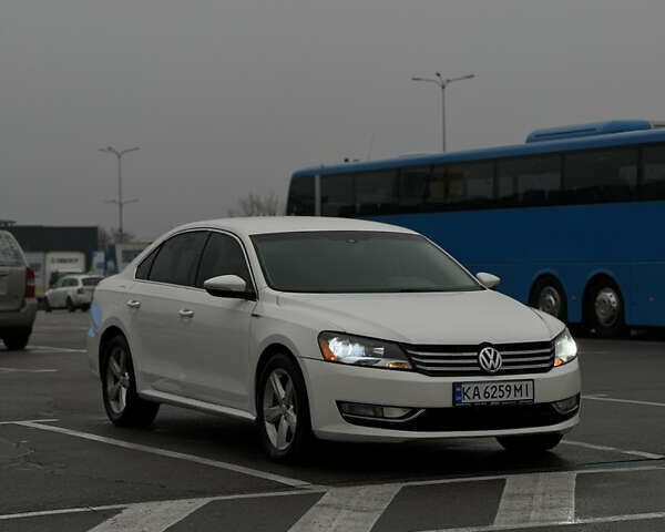 Белый Фольксваген Пассат, объемом двигателя 2.5 л и пробегом 241 тыс. км за 8700 $, фото 1 на Automoto.ua