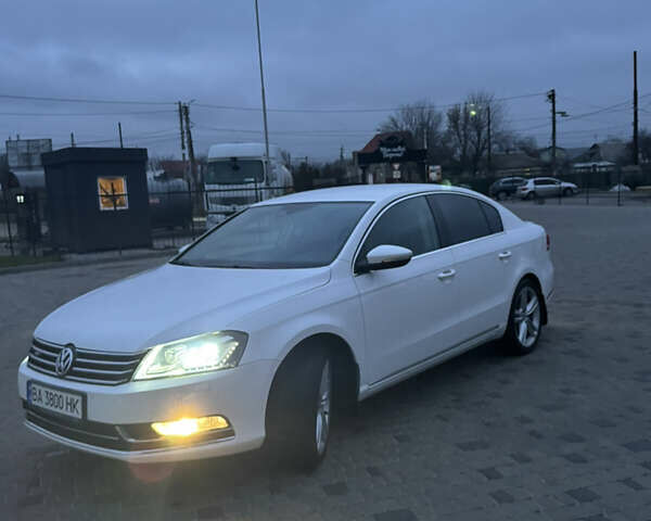 Белый Фольксваген Пассат, объемом двигателя 1.8 л и пробегом 188 тыс. км за 12500 $, фото 1 на Automoto.ua