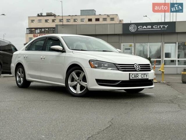 Білий Фольксваген Пассат, об'ємом двигуна 2.5 л та пробігом 239 тис. км за 9300 $, фото 1 на Automoto.ua