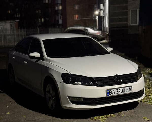 Білий Фольксваген Пассат, об'ємом двигуна 2.5 л та пробігом 201 тис. км за 10400 $, фото 1 на Automoto.ua
