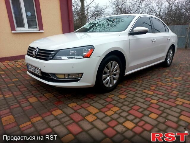 Белый Фольксваген Пассат, объемом двигателя 2.5 л и пробегом 250 тыс. км за 7900 $, фото 1 на Automoto.ua