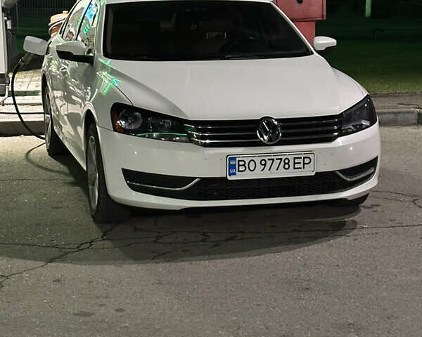 Білий Фольксваген Пассат, об'ємом двигуна 2.48 л та пробігом 296 тис. км за 11000 $, фото 1 на Automoto.ua