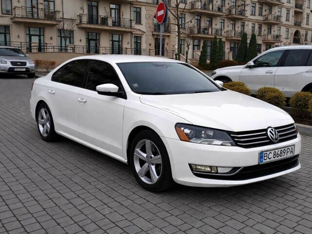 Белый Фольксваген Пассат, объемом двигателя 2.5 л и пробегом 228 тыс. км за 10500 $, фото 1 на Automoto.ua
