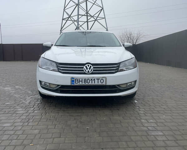 Белый Фольксваген Пассат, объемом двигателя 2.5 л и пробегом 290 тыс. км за 10000 $, фото 1 на Automoto.ua