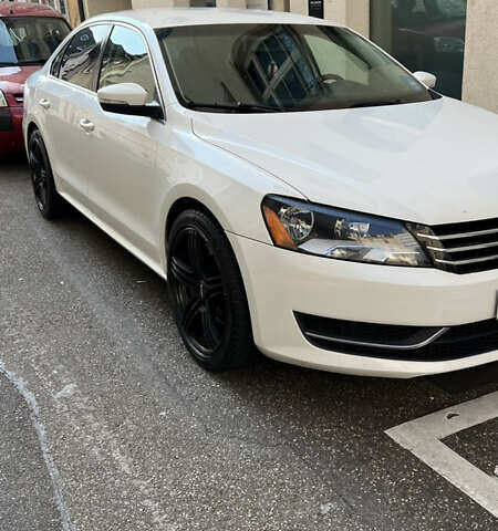 Белый Фольксваген Пассат, объемом двигателя 2.5 л и пробегом 201 тыс. км за 10300 $, фото 1 на Automoto.ua