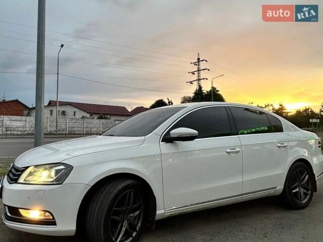 Білий Фольксваген Пассат, об'ємом двигуна 2.5 л та пробігом 300 тис. км за 13339 $, фото 1 на Automoto.ua