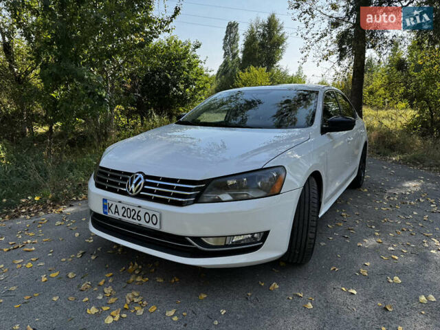 Белый Фольксваген Пассат, объемом двигателя 2.5 л и пробегом 188 тыс. км за 10990 $, фото 1 на Automoto.ua