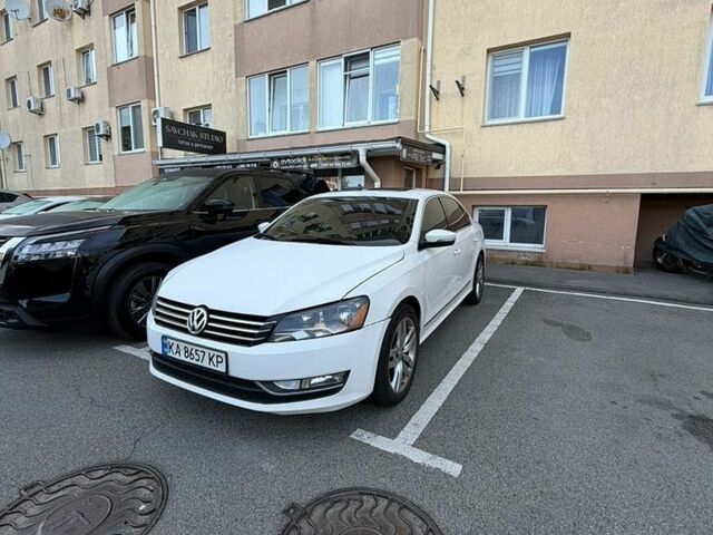 Белый Фольксваген Пассат, объемом двигателя 2.48 л и пробегом 234 тыс. км за 10800 $, фото 1 на Automoto.ua