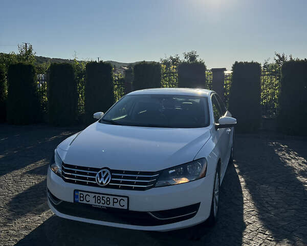 Білий Фольксваген Пассат, об'ємом двигуна 2.48 л та пробігом 264 тис. км за 10200 $, фото 1 на Automoto.ua