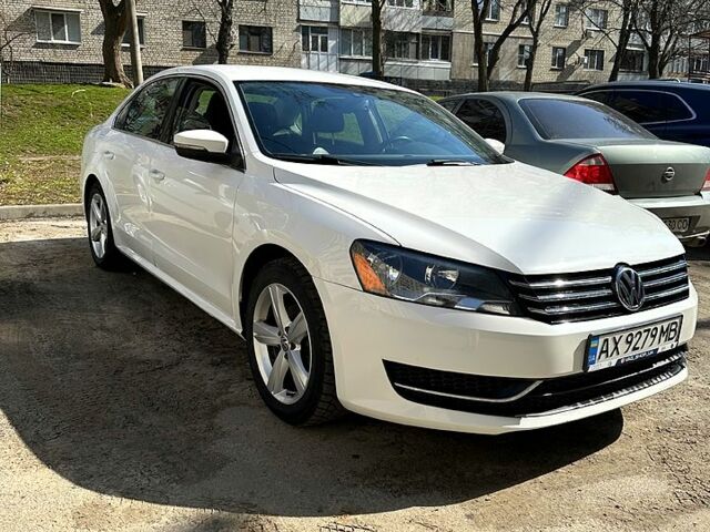 Білий Фольксваген Пассат, об'ємом двигуна 2.5 л та пробігом 140 тис. км за 9900 $, фото 1 на Automoto.ua