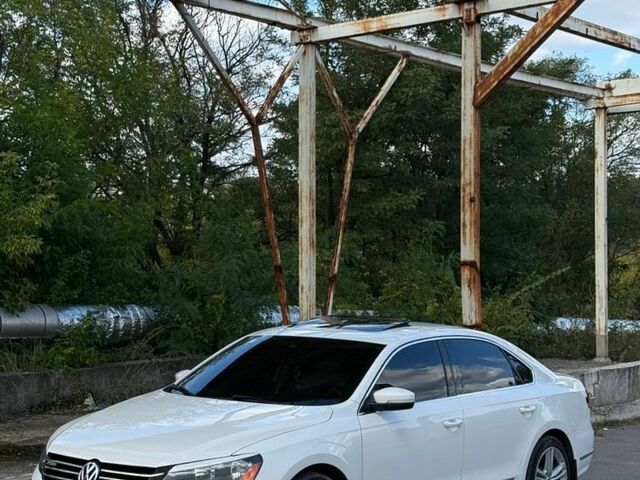 Білий Фольксваген Пассат, об'ємом двигуна 3.6 л та пробігом 147 тис. км за 11500 $, фото 1 на Automoto.ua