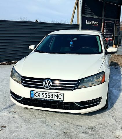 Білий Фольксваген Пассат, об'ємом двигуна 2.5 л та пробігом 250 тис. км за 7600 $, фото 1 на Automoto.ua