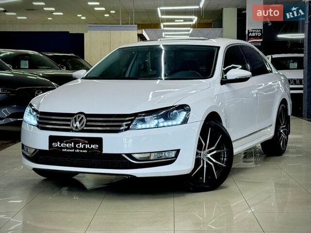 Белый Фольксваген Пассат, объемом двигателя 2.48 л и пробегом 210 тыс. км за 12699 $, фото 1 на Automoto.ua