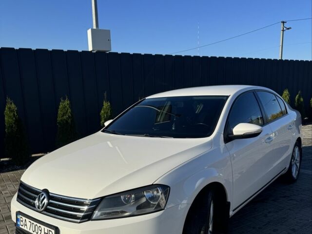 Фольксваген Пассат 2012 в Александрие на Automoto.ua Белый Фольксваген Пассат, объемом двигателя 2 л и пробегом 162 тыс. км за 14400 $, фото 1 на Automoto.ua