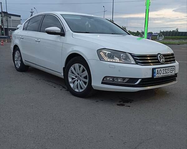 Белый Фольксваген Пассат, объемом двигателя 1.97 л и пробегом 204 тыс. км за 11700 $, фото 1 на Automoto.ua