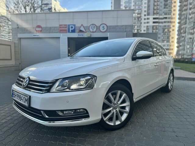 Белый Фольксваген Пассат, объемом двигателя 1.8 л и пробегом 169 тыс. км за 13500 $, фото 1 на Automoto.ua