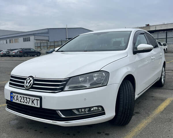 Білий Фольксваген Пассат, об'ємом двигуна 1.8 л та пробігом 146 тис. км за 11400 $, фото 1 на Automoto.ua