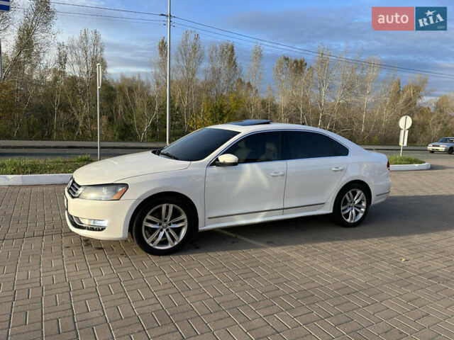 Білий Фольксваген Пассат, об'ємом двигуна 2.48 л та пробігом 203 тис. км за 12500 $, фото 1 на Automoto.ua