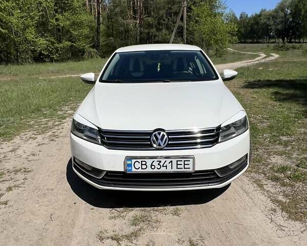Белый Фольксваген Пассат, объемом двигателя 1.8 л и пробегом 137 тыс. км за 10000 $, фото 1 на Automoto.ua
