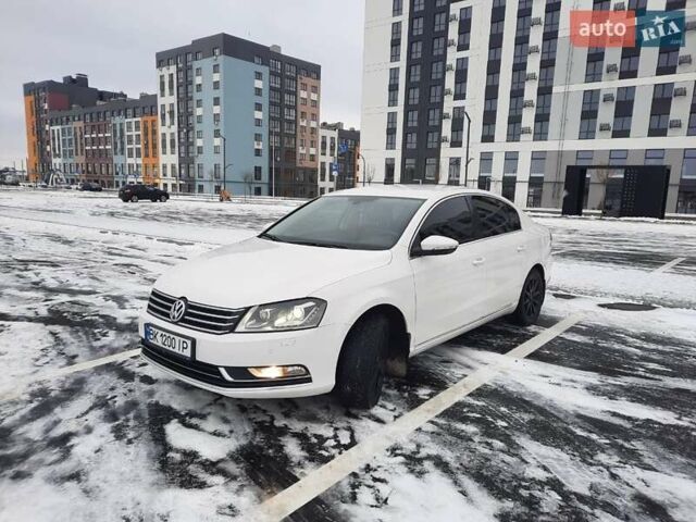 Білий Фольксваген Пассат, об'ємом двигуна 1.8 л та пробігом 334 тис. км за 9900 $, фото 1 на Automoto.ua