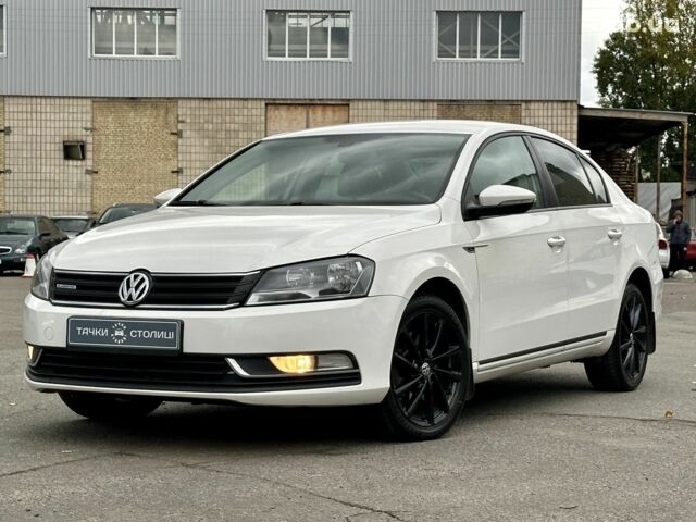 Белый Фольксваген Пассат, объемом двигателя 1.6 л и пробегом 194 тыс. км за 11400 $, фото 1 на Automoto.ua