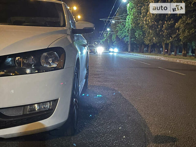 Білий Фольксваген Пассат, об'ємом двигуна 2.5 л та пробігом 197 тис. км за 10800 $, фото 1 на Automoto.ua