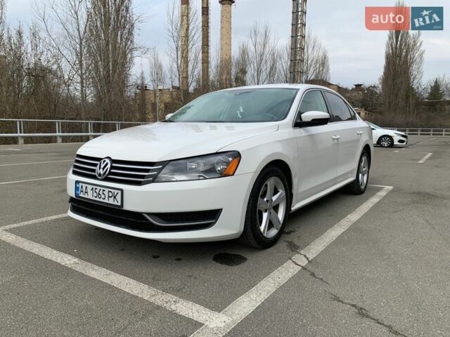 Білий Фольксваген Пассат, об'ємом двигуна 2.5 л та пробігом 342 тис. км за 7999 $, фото 1 на Automoto.ua