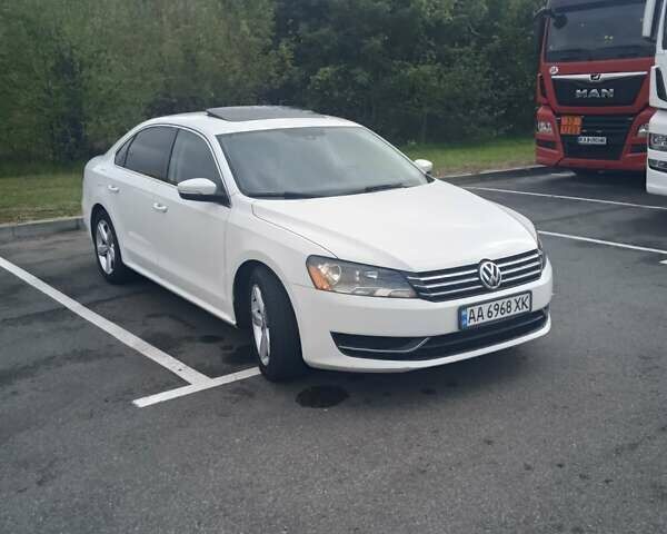 Білий Фольксваген Пассат, об'ємом двигуна 2.5 л та пробігом 174 тис. км за 11700 $, фото 1 на Automoto.ua