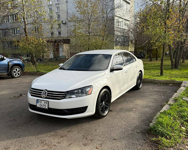 Білий Фольксваген Пассат, об'ємом двигуна 2.5 л та пробігом 220 тис. км за 10000 $, фото 1 на Automoto.ua