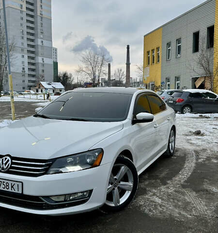Білий Фольксваген Пассат, об'ємом двигуна 2.5 л та пробігом 260 тис. км за 10700 $, фото 1 на Automoto.ua