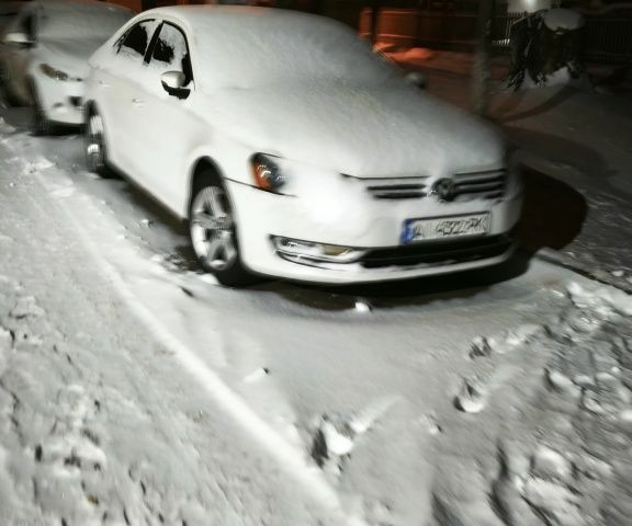 Белый Фольксваген Пассат, объемом двигателя 2.5 л и пробегом 350 тыс. км за 8000 $, фото 1 на Automoto.ua