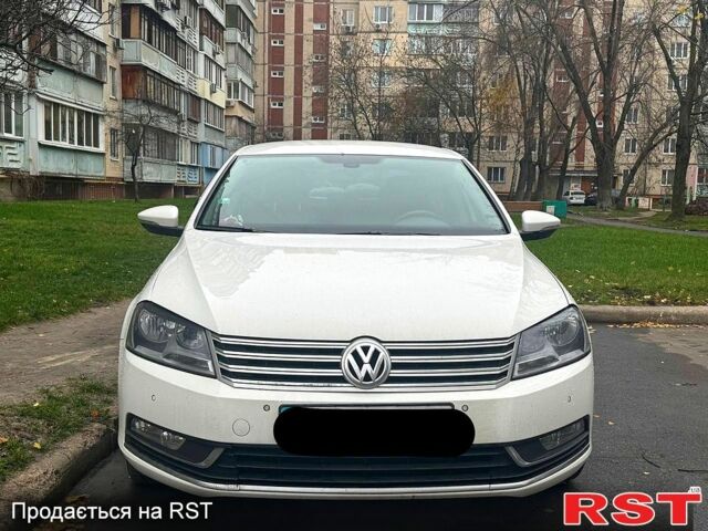 Білий Фольксваген Пассат, об'ємом двигуна 2 л та пробігом 185 тис. км за 11500 $, фото 1 на Automoto.ua