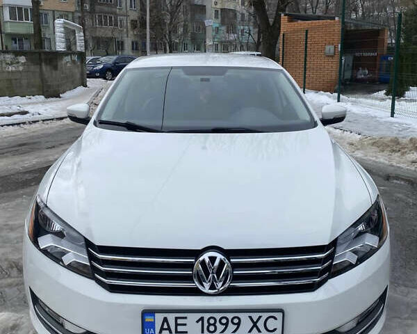 Белый Фольксваген Пассат, объемом двигателя 1.8 л и пробегом 150 тыс. км за 12000 $, фото 1 на Automoto.ua