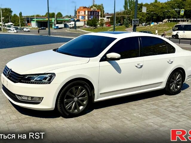 Білий Фольксваген Пассат, об'ємом двигуна 2.5 л та пробігом 280 тис. км за 9500 $, фото 1 на Automoto.ua