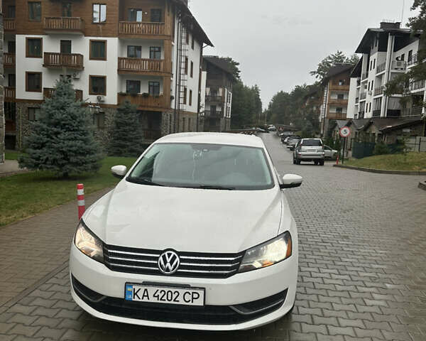 Білий Фольксваген Пассат, об'ємом двигуна 2.46 л та пробігом 241 тис. км за 9100 $, фото 1 на Automoto.ua