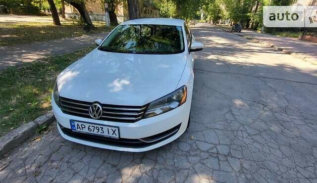 Белый Фольксваген Пассат, объемом двигателя 1.8 л и пробегом 250 тыс. км за 9000 $, фото 1 на Automoto.ua