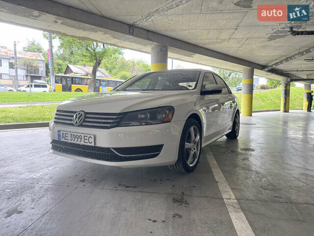 Білий Фольксваген Пассат, об'ємом двигуна 2.5 л та пробігом 250 тис. км за 8700 $, фото 1 на Automoto.ua