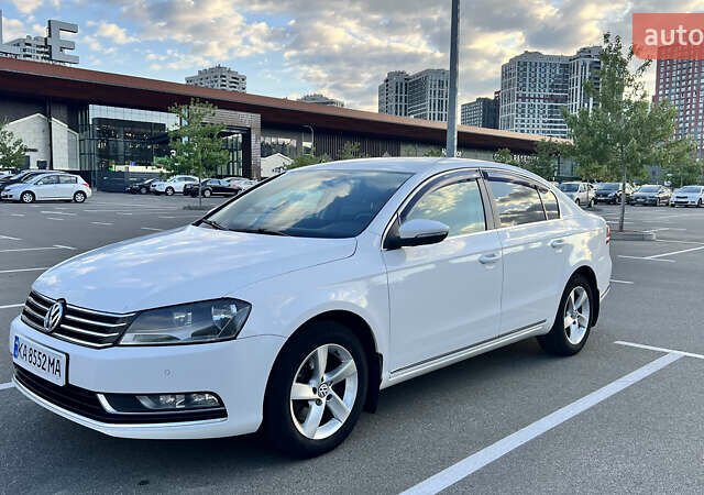 Білий Фольксваген Пассат, об'ємом двигуна 1.8 л та пробігом 250 тис. км за 9900 $, фото 1 на Automoto.ua