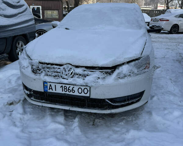 Белый Фольксваген Пассат, объемом двигателя 2.5 л и пробегом 350 тыс. км за 4700 $, фото 1 на Automoto.ua