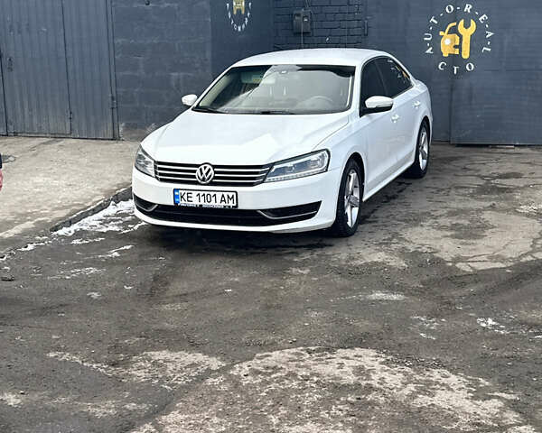 Белый Фольксваген Пассат, объемом двигателя 2.48 л и пробегом 250 тыс. км за 9900 $, фото 1 на Automoto.ua