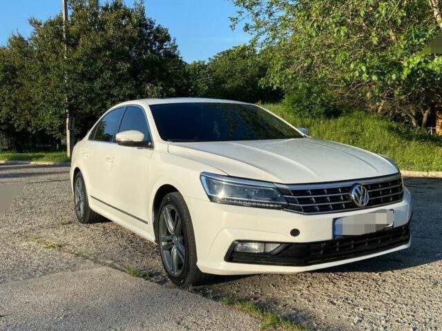 Білий Фольксваген Пассат, об'ємом двигуна 2 л та пробігом 304 тис. км за 11400 $, фото 1 на Automoto.ua