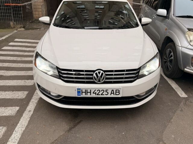 Белый Фольксваген Пассат, объемом двигателя 2 л и пробегом 168 тыс. км за 13000 $, фото 1 на Automoto.ua