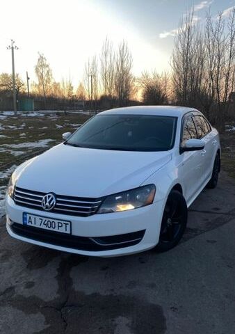 Белый Фольксваген Пассат, объемом двигателя 1.8 л и пробегом 227 тыс. км за 10000 $, фото 1 на Automoto.ua
