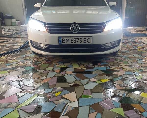 Белый Фольксваген Пассат, объемом двигателя 1.8 л и пробегом 198 тыс. км за 12500 $, фото 1 на Automoto.ua