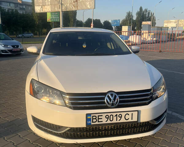 Белый Фольксваген Пассат, объемом двигателя 1.8 л и пробегом 132 тыс. км за 13000 $, фото 1 на Automoto.ua