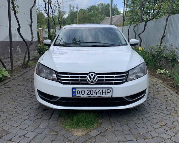 Белый Фольксваген Пассат, объемом двигателя 2 л и пробегом 114 тыс. км за 12000 $, фото 1 на Automoto.ua