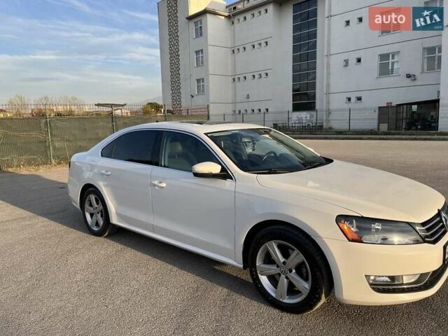 Белый Фольксваген Пассат, объемом двигателя 1.8 л и пробегом 140 тыс. км за 13000 $, фото 1 на Automoto.ua
