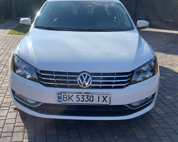 Белый Фольксваген Пассат, объемом двигателя 1.97 л и пробегом 176 тыс. км за 12850 $, фото 1 на Automoto.ua