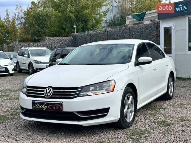 Белый Фольксваген Пассат, объемом двигателя 1.8 л и пробегом 212 тыс. км за 9700 $, фото 1 на Automoto.ua