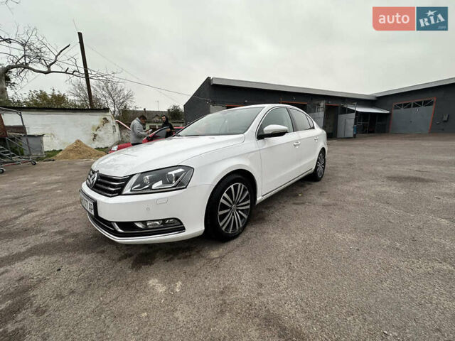 Белый Фольксваген Пассат, объемом двигателя 2 л и пробегом 195 тыс. км за 14500 $, фото 1 на Automoto.ua